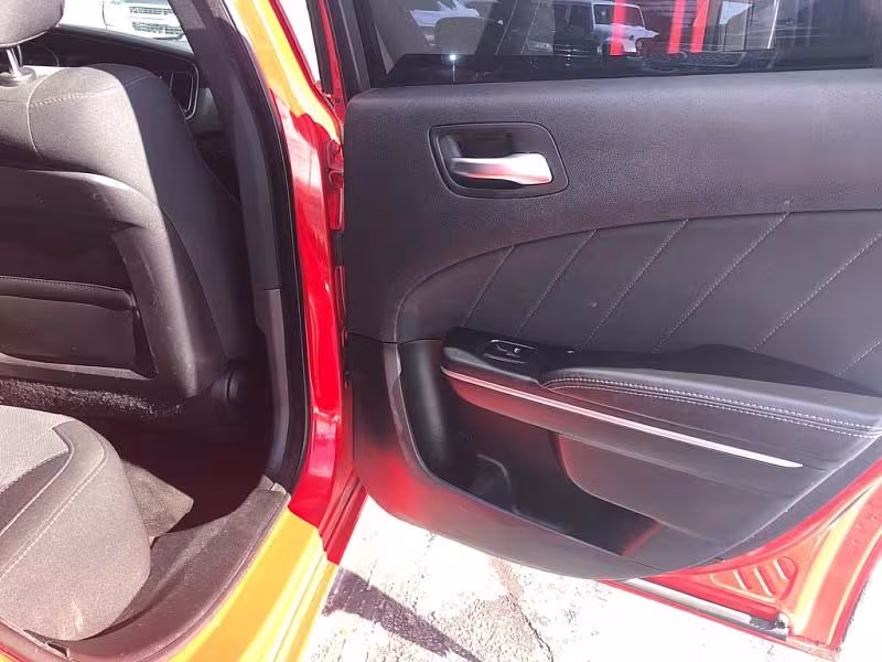 2018 Dodge Charger - 2C3CDXJG9JH256015 - Image #13